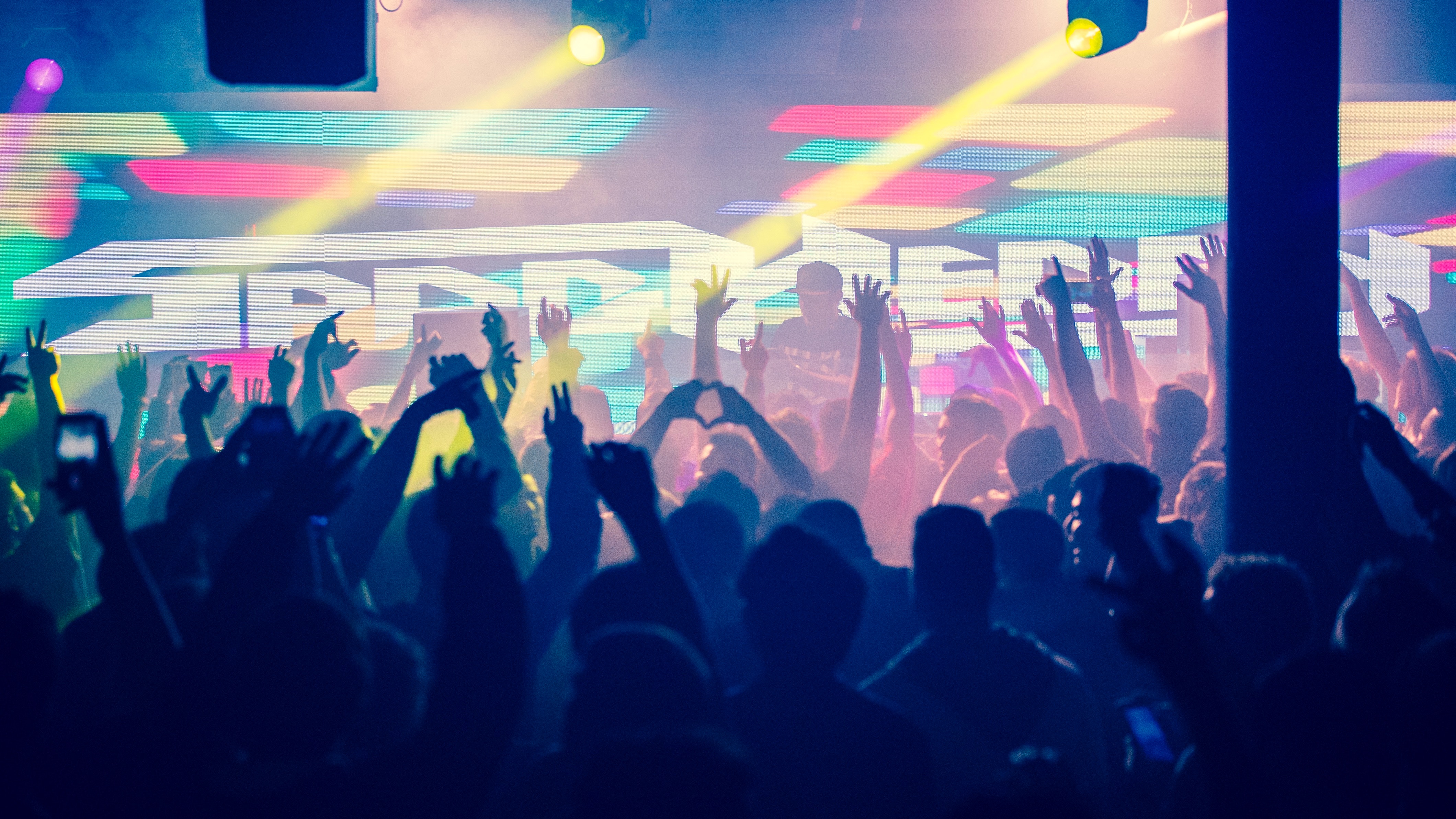 4 Ways Gobos Can Improve Your DJ Performance